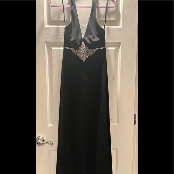 Black Dress - Picture 1 of 3